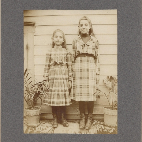 Mary and Ruth Yearts - 1901